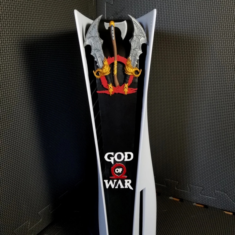 God of War Playstation 5 Chaos Sword, Axe and Logo Accessory Set